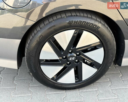 Серый Хендай IONIQ 6, объемом двигателя 0 л и пробегом 9 тыс. км за 31700 $, фото 30 на Automoto.ua