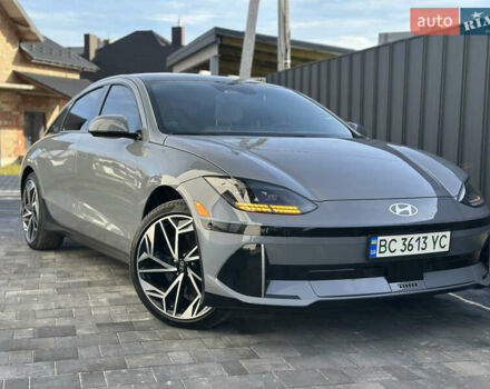 Серый Хендай IONIQ 6, объемом двигателя 0 л и пробегом 41 тыс. км за 28450 $, фото 12 на Automoto.ua