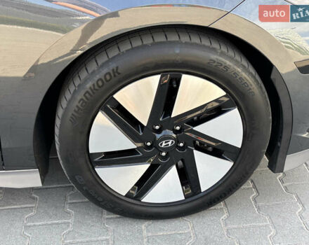 Серый Хендай IONIQ 6, объемом двигателя 0 л и пробегом 9 тыс. км за 31700 $, фото 32 на Automoto.ua