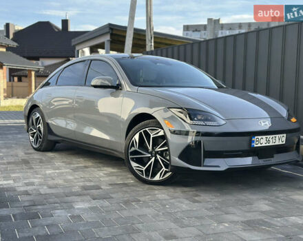 Серый Хендай IONIQ 6, объемом двигателя 0 л и пробегом 41 тыс. км за 28450 $, фото 16 на Automoto.ua
