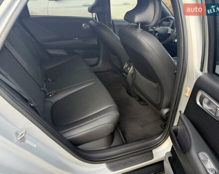 Серый Хендай IONIQ 6, объемом двигателя 0 л и пробегом 10 тыс. км за 28900 $, фото 34 на Automoto.ua