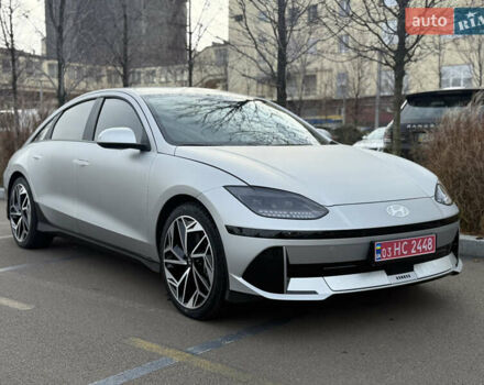 Серый Хендай IONIQ 6, объемом двигателя 0 л и пробегом 10 тыс. км за 28900 $, фото 5 на Automoto.ua