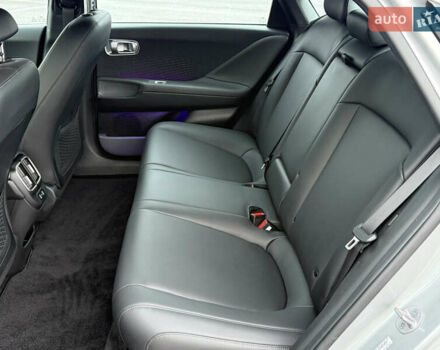 Серый Хендай IONIQ 6, объемом двигателя 0 л и пробегом 41 тыс. км за 25500 $, фото 8 на Automoto.ua