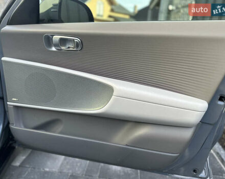 Серый Хендай IONIQ 6, объемом двигателя 0 л и пробегом 41 тыс. км за 28450 $, фото 78 на Automoto.ua