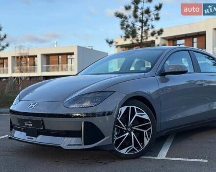 Серый Хендай IONIQ 6, объемом двигателя 0 л и пробегом 1 тыс. км за 26699 $, фото 2 на Automoto.ua