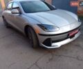 Серый Хендай IONIQ 6, объемом двигателя 0 л и пробегом 36 тыс. км за 25500 $, фото 2 на Automoto.ua