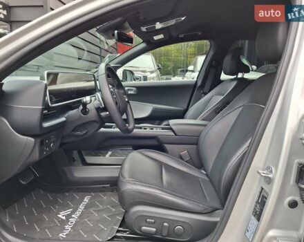 Серый Хендай IONIQ 6, объемом двигателя 0 л и пробегом 17 тыс. км за 35900 $, фото 11 на Automoto.ua