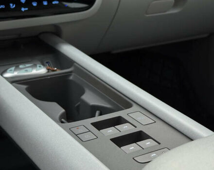 Серый Хендай IONIQ 6, объемом двигателя 0 л и пробегом 32 тыс. км за 26500 $, фото 35 на Automoto.ua