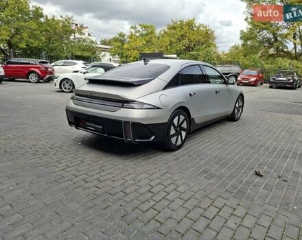 Серый Хендай IONIQ 6, объемом двигателя 0 л и пробегом 17 тыс. км за 35900 $, фото 3 на Automoto.ua