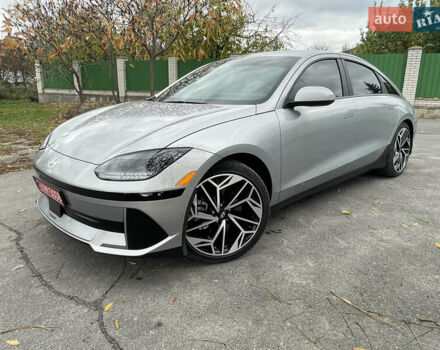 Серый Хендай IONIQ 6, объемом двигателя 0 л и пробегом 36 тыс. км за 24500 $, фото 1 на Automoto.ua