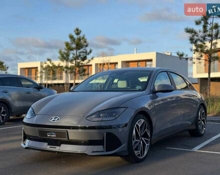 Серый Хендай IONIQ 6, объемом двигателя 0 л и пробегом 1 тыс. км за 26699 $, фото 3 на Automoto.ua
