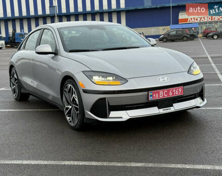 Серый Хендай IONIQ 6, объемом двигателя 0 л и пробегом 41 тыс. км за 25500 $, фото 2 на Automoto.ua