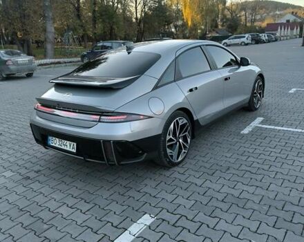 Серый Хендай IONIQ 6, объемом двигателя 0 л и пробегом 19 тыс. км за 26650 $, фото 4 на Automoto.ua