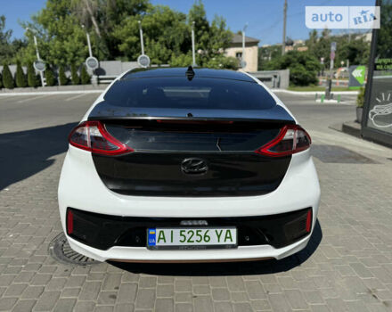 Білий Хендай Ioniq Electric, об'ємом двигуна 0 л та пробігом 124 тис. км за 14950 $, фото 4 на Automoto.ua