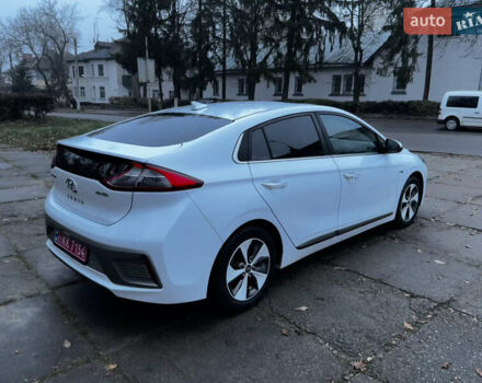 Білий Хендай Ioniq Electric, об'ємом двигуна 0 л та пробігом 116 тис. км за 13999 $, фото 12 на Automoto.ua