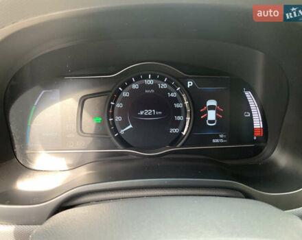 Белый Хендай Ioniq Electric, объемом двигателя 0 л и пробегом 60 тыс. км за 18000 $, фото 18 на Automoto.ua