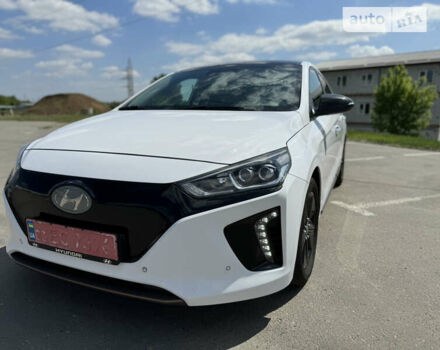 Білий Хендай Ioniq Electric, об'ємом двигуна 0 л та пробігом 123 тис. км за 15900 $, фото 5 на Automoto.ua