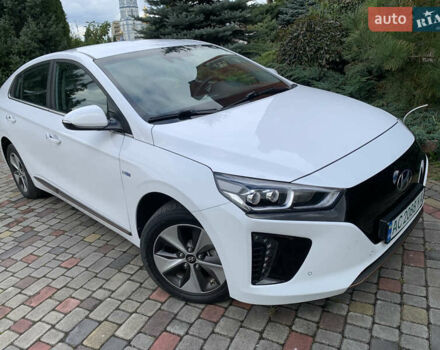 Белый Хендай Ioniq Electric, объемом двигателя 0 л и пробегом 60 тыс. км за 18000 $, фото 35 на Automoto.ua