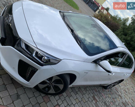 Белый Хендай Ioniq Electric, объемом двигателя 0 л и пробегом 60 тыс. км за 18000 $, фото 37 на Automoto.ua