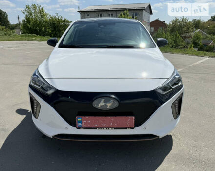 Білий Хендай Ioniq Electric, об'ємом двигуна 0 л та пробігом 123 тис. км за 15900 $, фото 1 на Automoto.ua