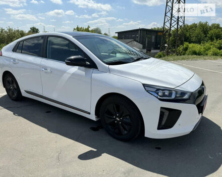 Білий Хендай Ioniq Electric, об'ємом двигуна 0 л та пробігом 123 тис. км за 15900 $, фото 2 на Automoto.ua