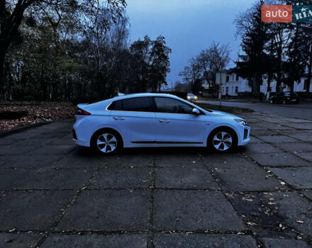 Білий Хендай Ioniq Electric, об'ємом двигуна 0 л та пробігом 116 тис. км за 13999 $, фото 17 на Automoto.ua