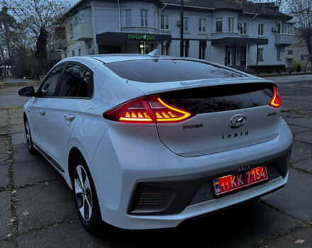 Білий Хендай Ioniq Electric, об'ємом двигуна 0 л та пробігом 116 тис. км за 13999 $, фото 5 на Automoto.ua
