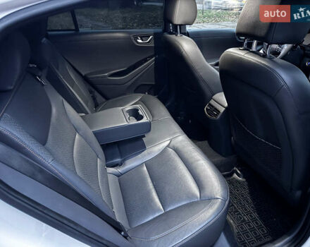 Білий Хендай Ioniq Electric, об'ємом двигуна 0 л та пробігом 116 тис. км за 13999 $, фото 13 на Automoto.ua