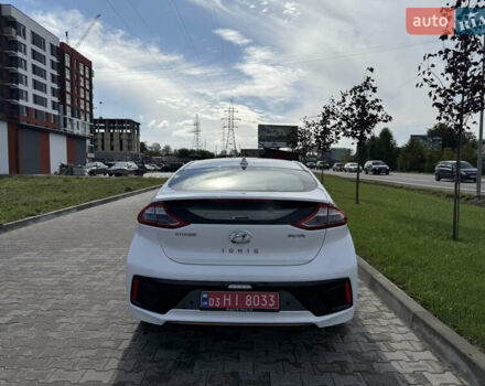 Хендай Ioniq Electric 2018 у Луцьку на Automoto.ua Білий Хендай Ioniq Electric, об'ємом двигуна 0 л та пробігом 119 тис. км за 13000 $, фото 3 на Automoto.ua