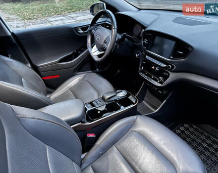 Білий Хендай Ioniq Electric, об'ємом двигуна 0 л та пробігом 116 тис. км за 13999 $, фото 18 на Automoto.ua