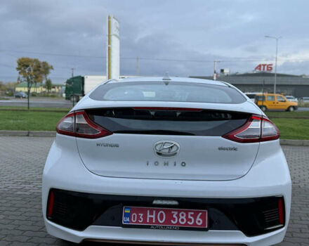 Белый Хендай Ioniq Electric, объемом двигателя 0 л и пробегом 108 тыс. км за 11900 $, фото 3 на Automoto.ua