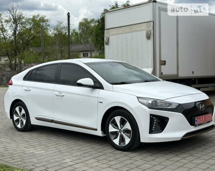 Білий Хендай Ioniq Electric, об'ємом двигуна 0 л та пробігом 120 тис. км за 13850 $, фото 5 на Automoto.ua