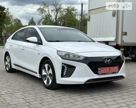 Білий Хендай Ioniq Electric, об'ємом двигуна 0 л та пробігом 120 тис. км за 13850 $, фото 6 на Automoto.ua