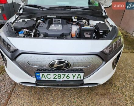 Хендай Ioniq Electric 2019 у Нововолинськ на Automoto.ua Білий Хендай Ioniq Electric, об'ємом двигуна 0 л та пробігом 103 тис. км за 15700 $, фото 15 на Automoto.ua