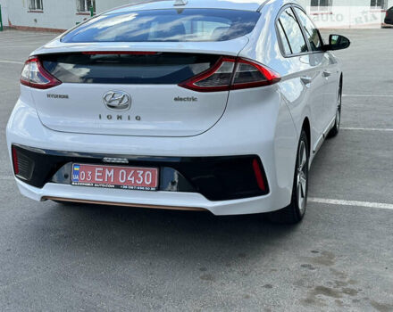 Білий Хендай Ioniq Electric, об'ємом двигуна 0 л та пробігом 109 тис. км за 13999 $, фото 18 на Automoto.ua