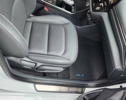 Хендай Ioniq Electric 2019 у Нововолинськ на Automoto.ua Білий Хендай Ioniq Electric, об'ємом двигуна 0 л та пробігом 103 тис. км за 15700 $, фото 14 на Automoto.ua