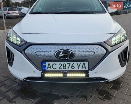 Хендай Ioniq Electric 2019 у Нововолинськ на Automoto.ua Білий Хендай Ioniq Electric, об'ємом двигуна 0 л та пробігом 103 тис. км за 15700 $, фото 2 на Automoto.ua