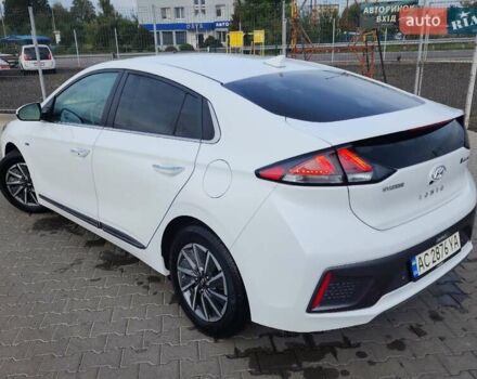 Хендай Ioniq Electric 2019 у Нововолинськ на Automoto.ua Білий Хендай Ioniq Electric, об'ємом двигуна 0 л та пробігом 103 тис. км за 15700 $, фото 5 на Automoto.ua