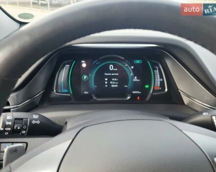 Хендай Ioniq Electric 2019 у Нововолинськ на Automoto.ua Білий Хендай Ioniq Electric, об'ємом двигуна 0 л та пробігом 103 тис. км за 15700 $, фото 7 на Automoto.ua