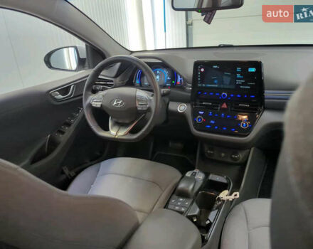 Хендай Ioniq Electric 2020 в Кропивницком (Кировограде) на Automoto.ua Белый Хендай Ioniq Electric, объемом двигателя 0 л и пробегом 48 тыс. км за 16600 $, фото 16 на Automoto.ua