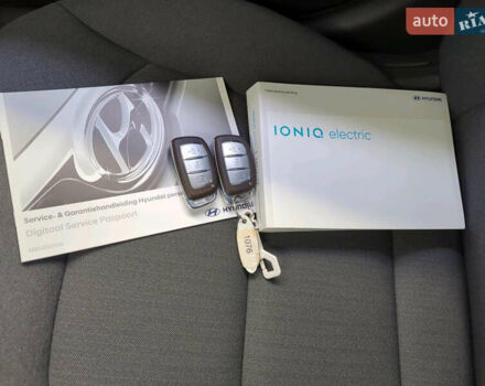 Хендай Ioniq Electric 2020 в Кропивницком (Кировограде) на Automoto.ua Белый Хендай Ioniq Electric, объемом двигателя 0 л и пробегом 48 тыс. км за 16600 $, фото 12 на Automoto.ua