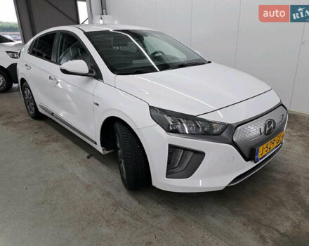 Хендай Ioniq Electric 2020 в Кропивницком (Кировограде) на Automoto.ua Белый Хендай Ioniq Electric, объемом двигателя 0 л и пробегом 48 тыс. км за 16600 $, фото 1 на Automoto.ua