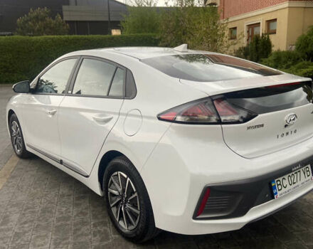 Белый Хендай Ioniq Electric, объемом двигателя 0 л и пробегом 22 тыс. км за 18900 $, фото 3 на Automoto.ua