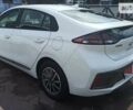 Белый Хендай Ioniq Electric, объемом двигателя 0 л и пробегом 30 тыс. км за 23900 $, фото 2 на Automoto.ua