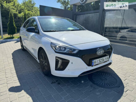 Белый Хендай Ioniq Electric, объемом двигателя 0 л и пробегом 124 тыс. км за 15900 $, фото 1 на Automoto.ua