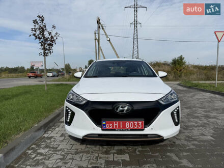 Хендай Ioniq Electric 2018 в Луцке на Automoto.ua Белый Хендай Ioniq Electric, объемом двигателя 0 л и пробегом 119 тыс. км за 13000 $, фото 1 на Automoto.ua