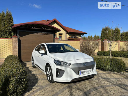 Хендай Ioniq Electric 2018 у Сумах на Automoto.ua Білий Хендай Ioniq Electric, об'ємом двигуна 0 л та пробігом 62 тис. км за 19800 $, фото 1 на Automoto.ua