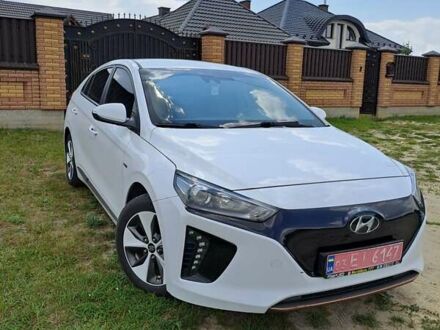 Хендай Ioniq Electric 2018 в Ковель на Automoto.ua Белый Хендай Ioniq Electric, объемом двигателя 0 л и пробегом 120 тыс. км за 13200 $, фото 1 на Automoto.ua