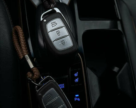 Черный Хендай Ioniq Electric, объемом двигателя 0 л и пробегом 146 тыс. км за 13850 $, фото 90 на Automoto.ua