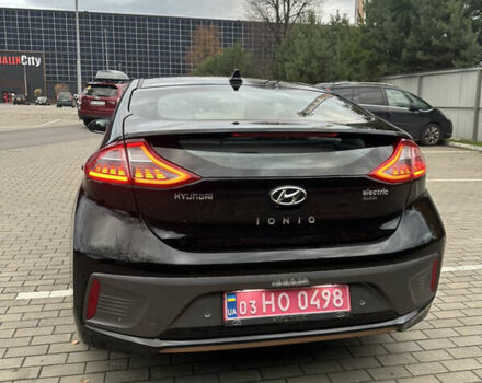 Черный Хендай Ioniq Electric, объемом двигателя 0 л и пробегом 146 тыс. км за 13850 $, фото 6 на Automoto.ua